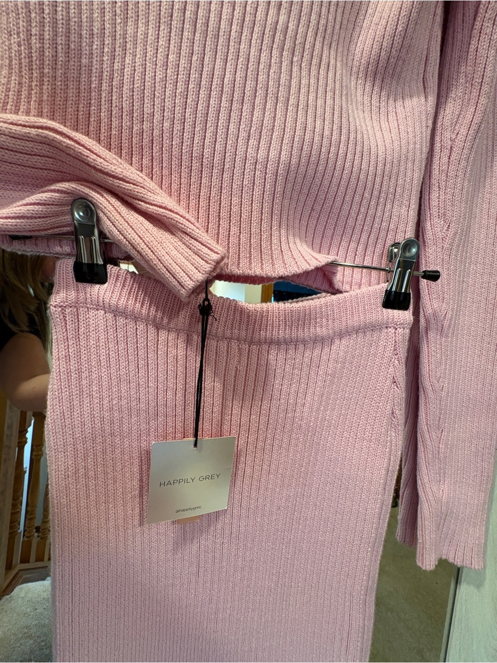 Pink Ribbed Knit Two-Piece Skirt Set - Picture 3 of 4